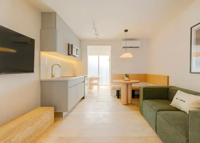 Capitalia 705 Apartment *